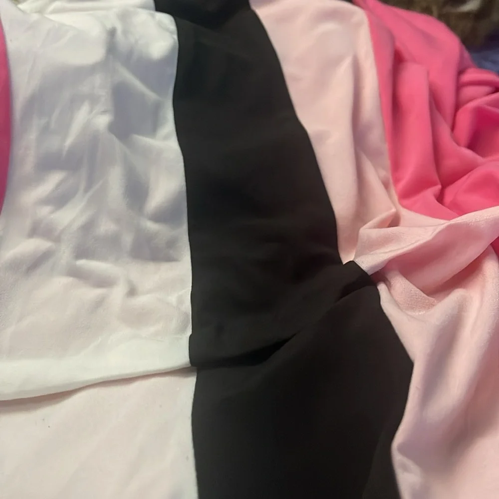ColorBlock Sleeveless Top - Pink, Black, White size large - Picture 4 of 4